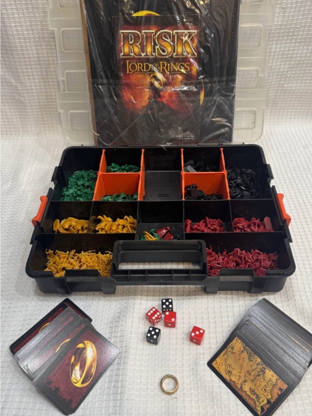 Risk: Lord of the Rings Game. Hasbro 2002 With Organizer Case - Complete